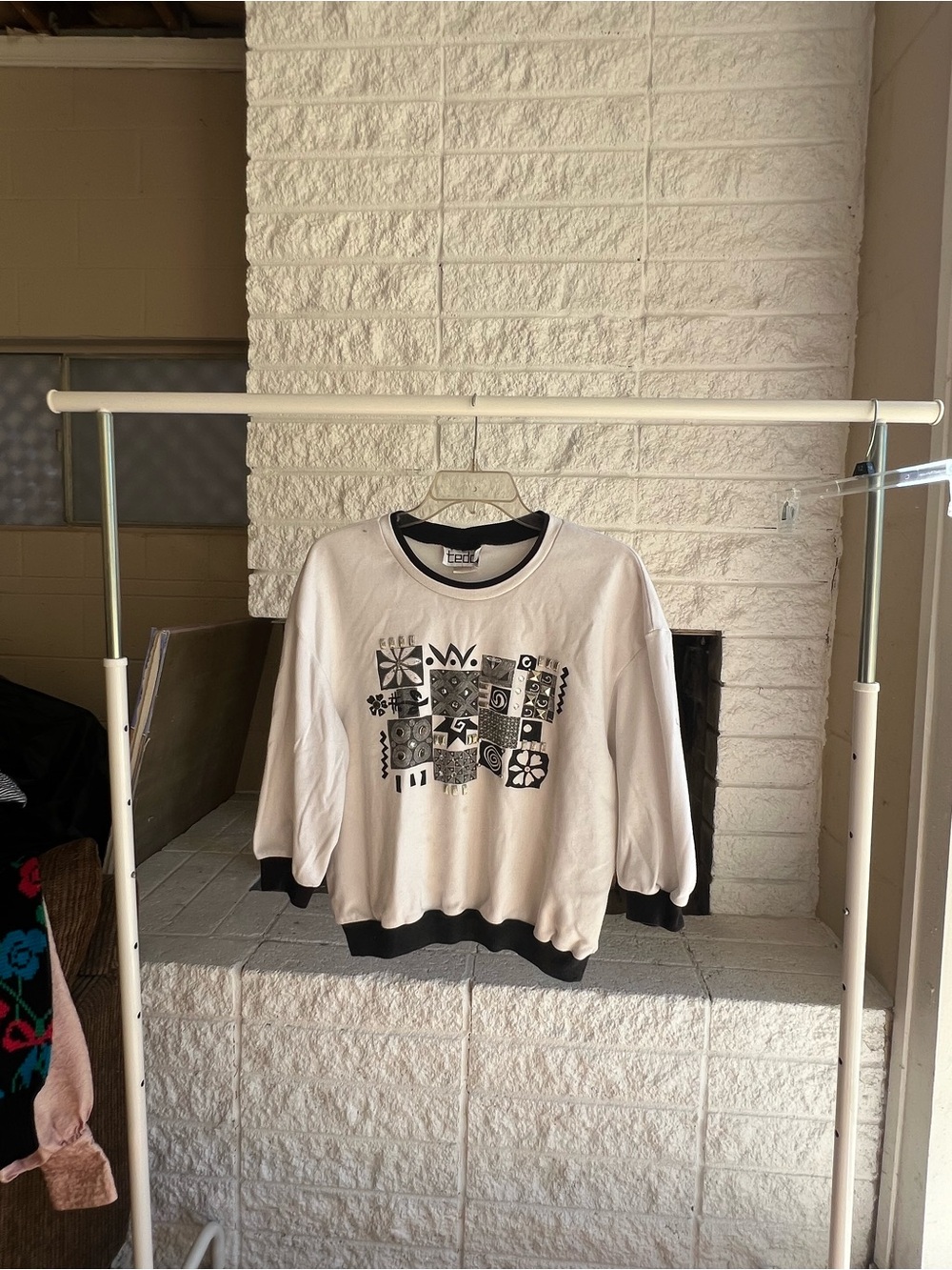 Teddi Quarter Sleeve Abstract Black\White Crew Neck
